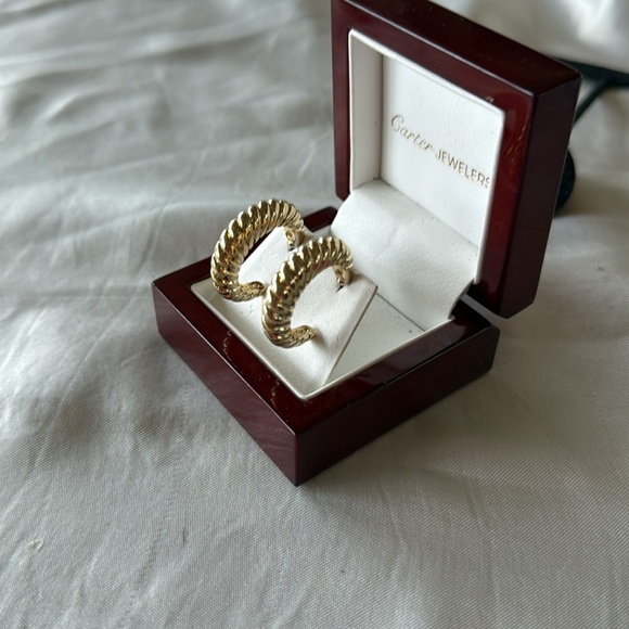 Vintage Gold Tone Textured Statement Earring Set Bow Button, Hoops & Drop Design - Picture 9 of 16